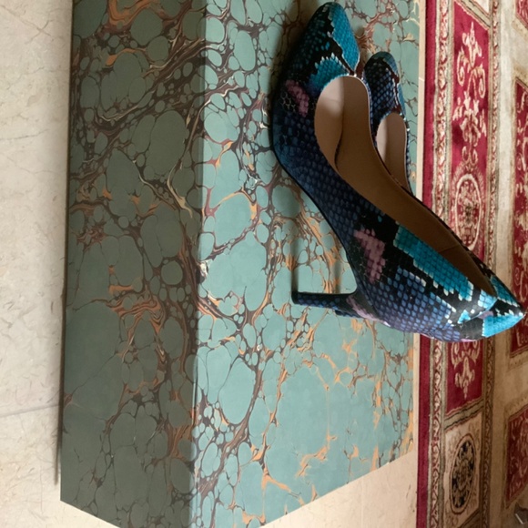 Leather python printed shoes - Picture 2 of 4